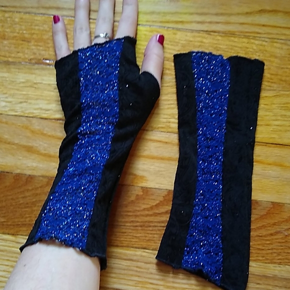Accessories - Blue black shimmery thumbhole arm warmers